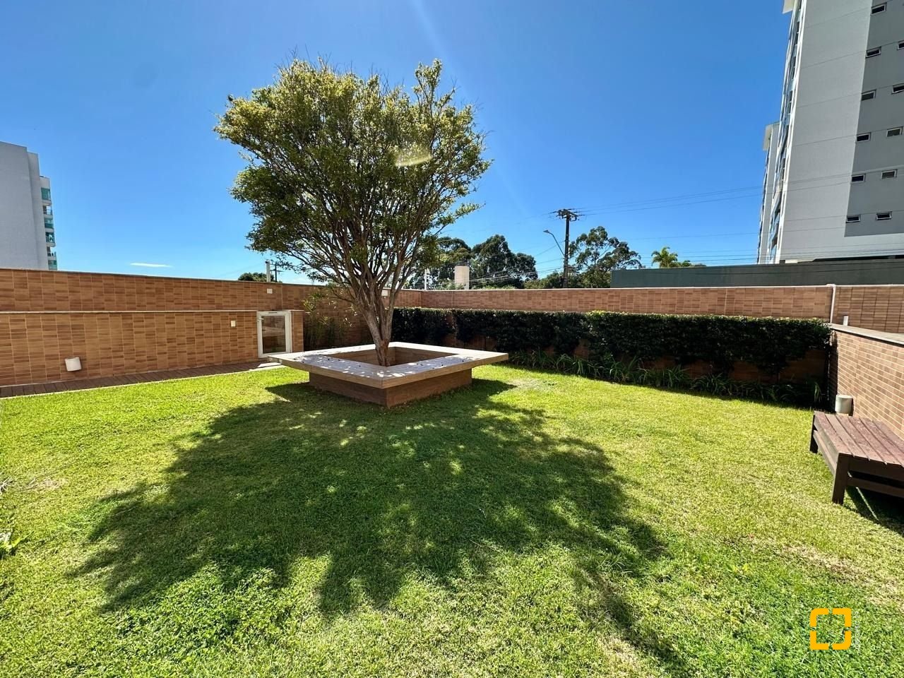Apartamento com 94m², 4 quartos (sendo 1 suíte), 2 garagens, no bairro Jardim Atlântico em Florianópolis