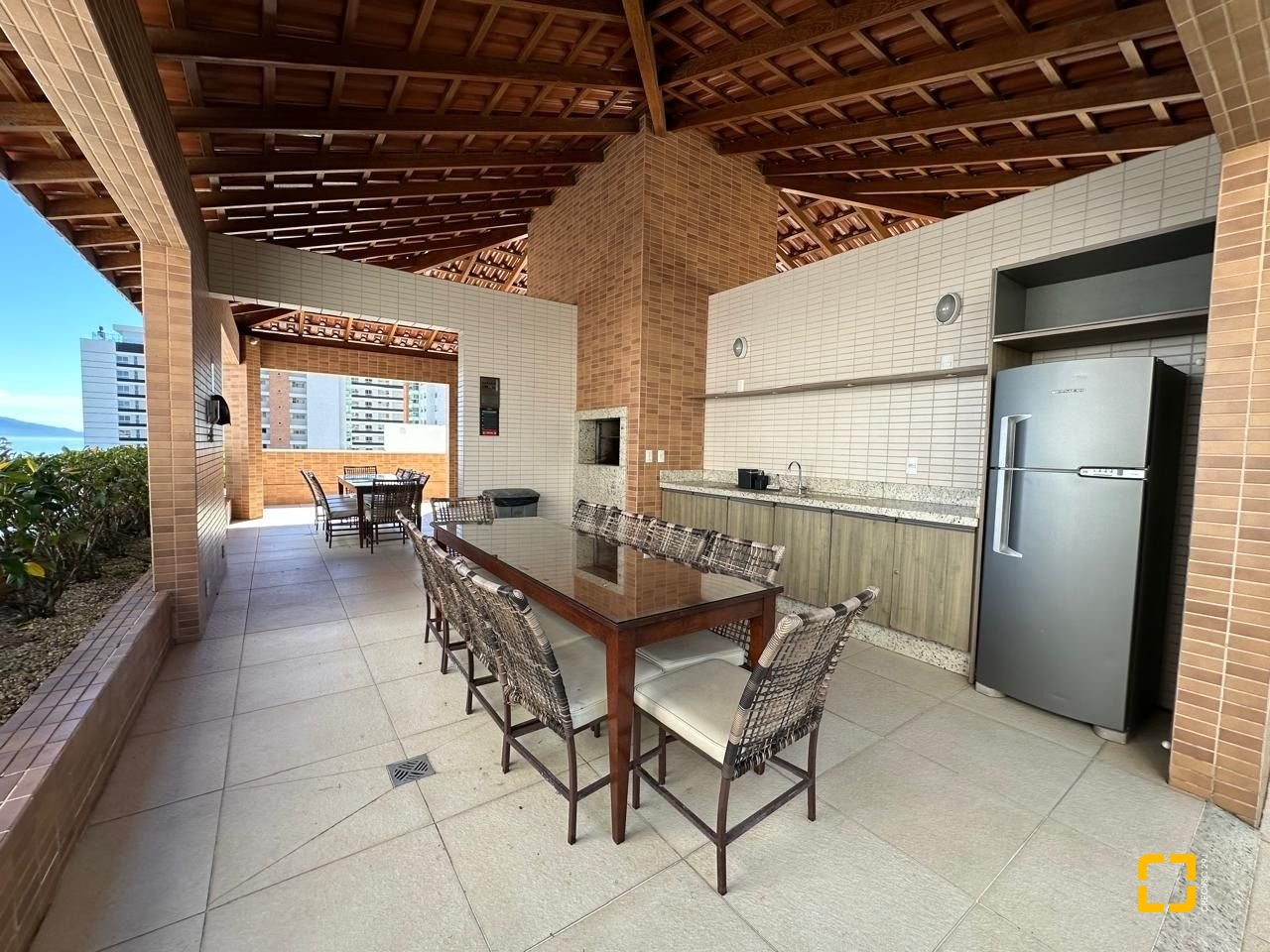 Apartamento com 94m², 4 quartos (sendo 1 suíte), 2 garagens, no bairro Jardim Atlântico em Florianópolis