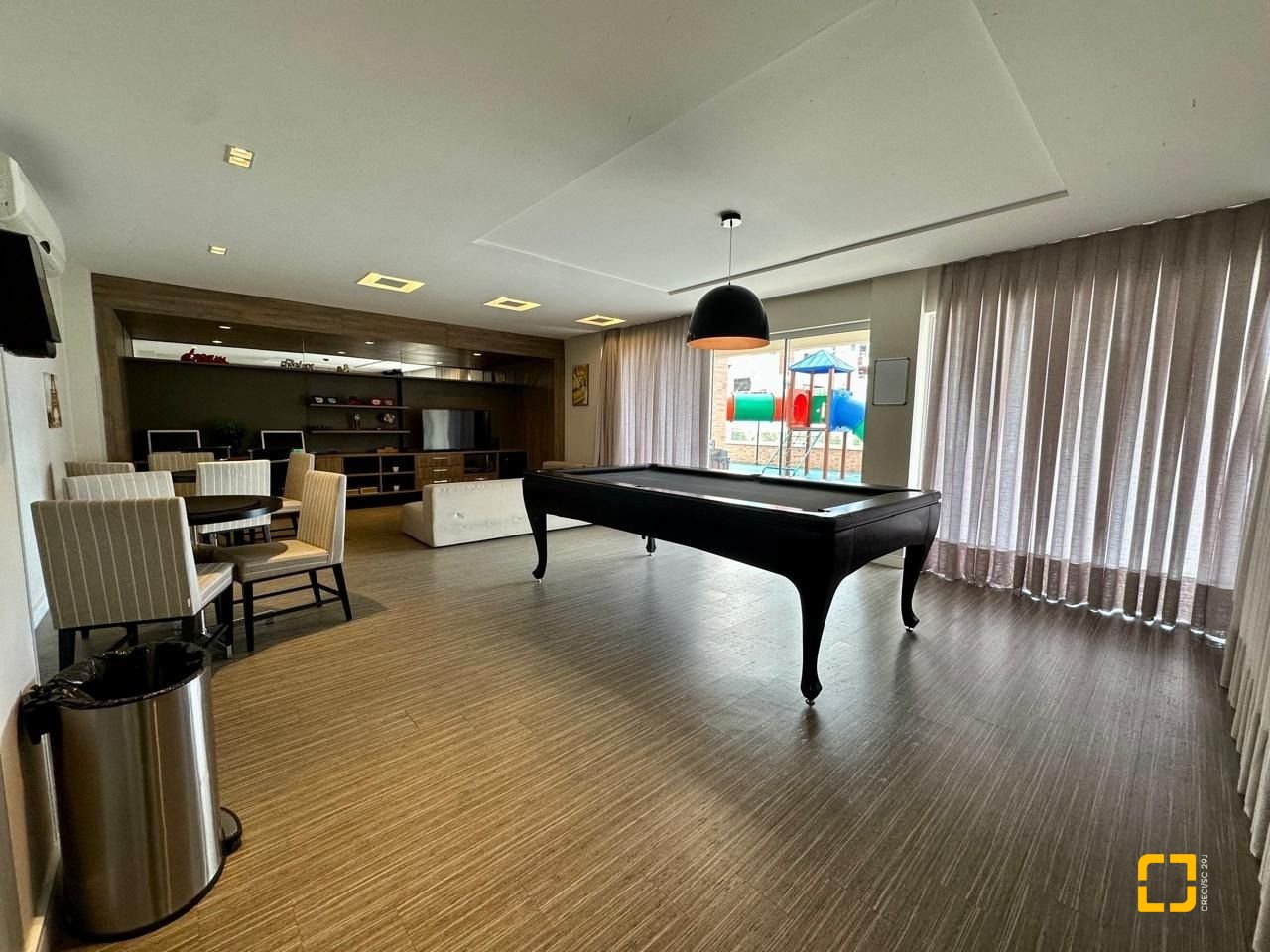 Apartamento com 94m², 4 quartos (sendo 1 suíte), 2 garagens, no bairro Jardim Atlântico em Florianópolis