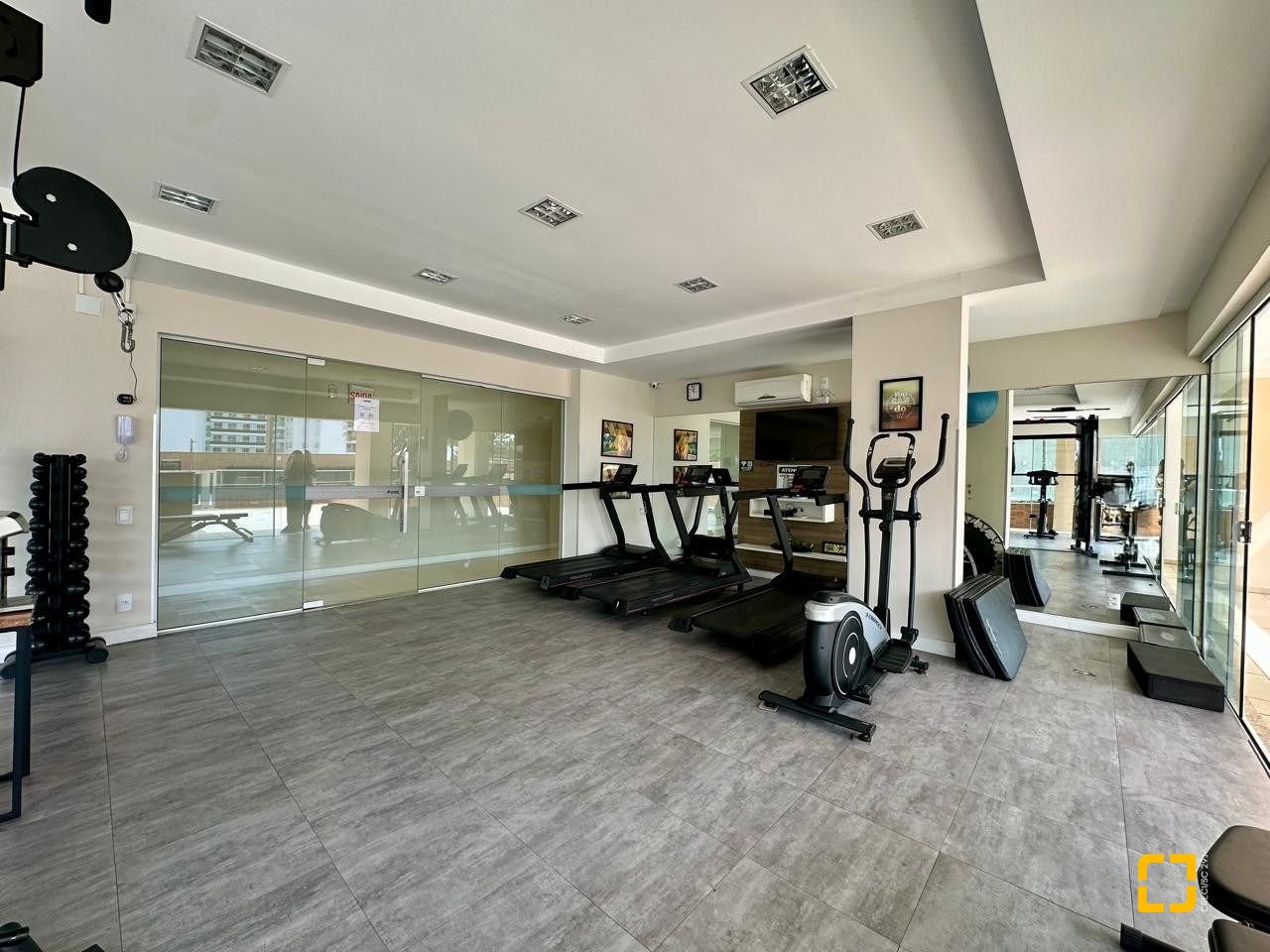 Apartamento com 94m², 4 quartos (sendo 1 suíte), 2 garagens, no bairro Jardim Atlântico em Florianópolis