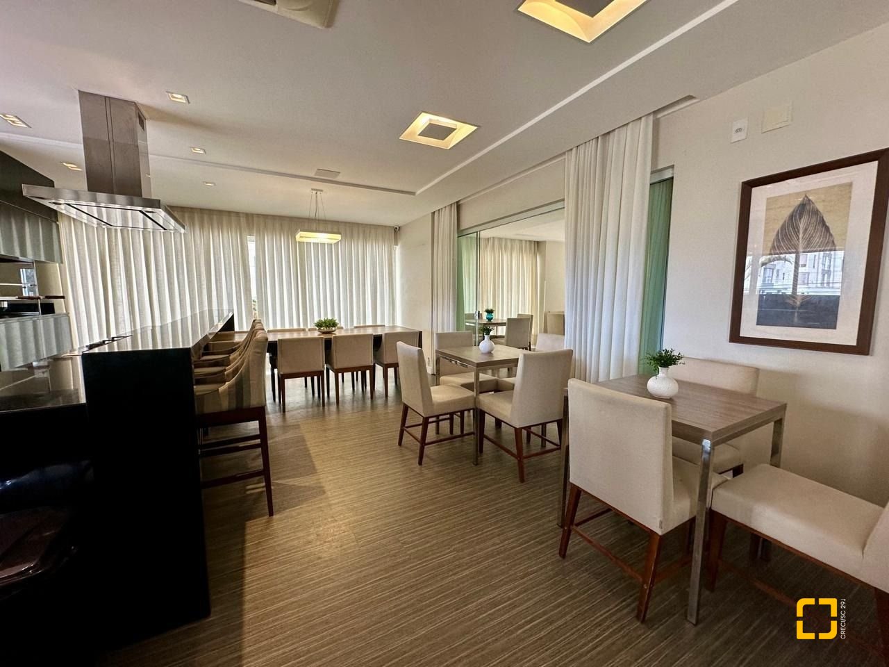 Apartamento com 94m², 4 quartos (sendo 1 suíte), 2 garagens, no bairro Jardim Atlântico em Florianópolis