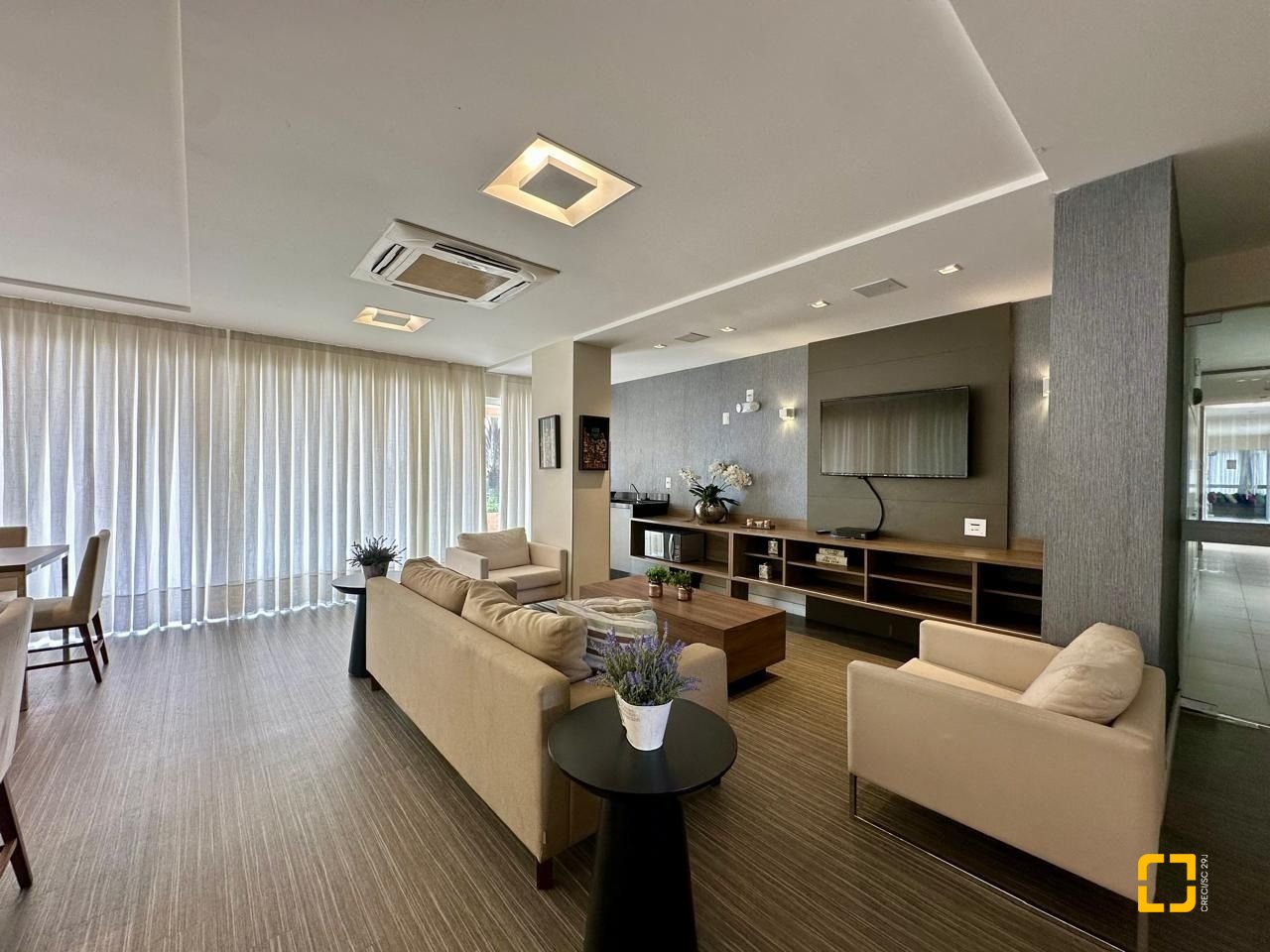 Apartamento com 94m², 4 quartos (sendo 1 suíte), 2 garagens, no bairro Jardim Atlântico em Florianópolis