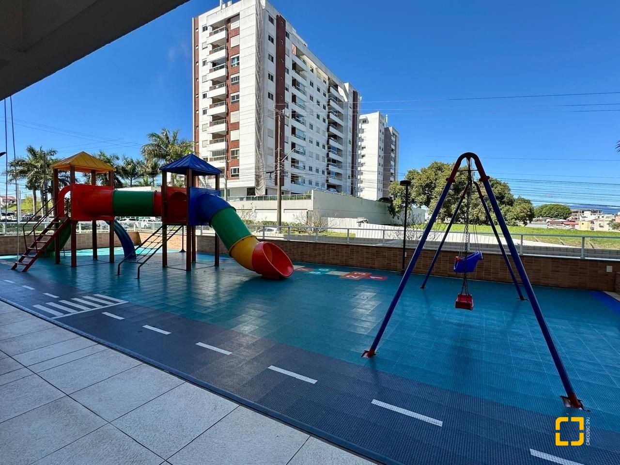 Apartamento com 94m², 4 quartos (sendo 1 suíte), 2 garagens, no bairro Jardim Atlântico em Florianópolis