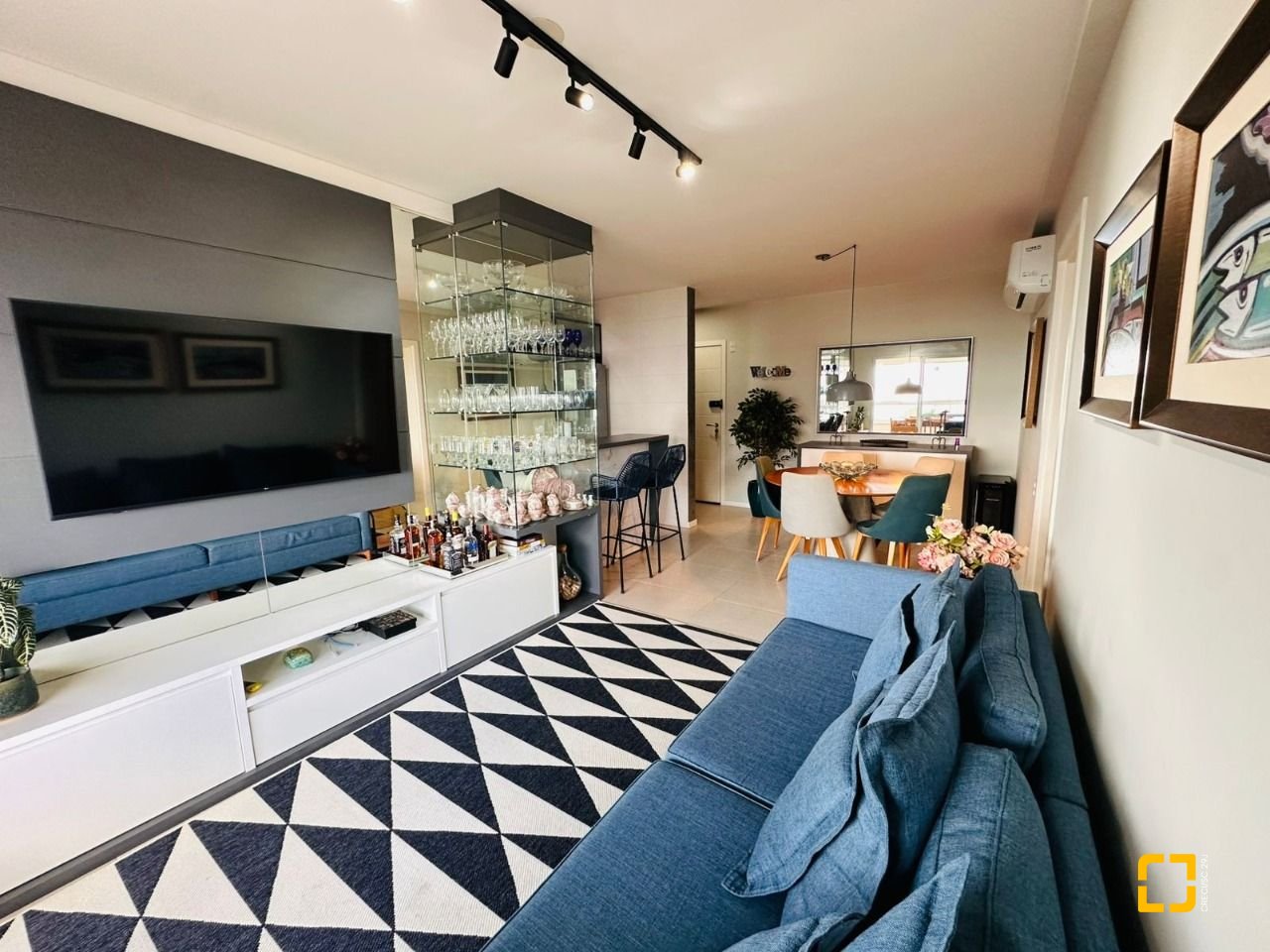 Apartamento com 94m², 4 quartos (sendo 1 suíte), 2 garagens, no bairro Jardim Atlântico em Florianópolis