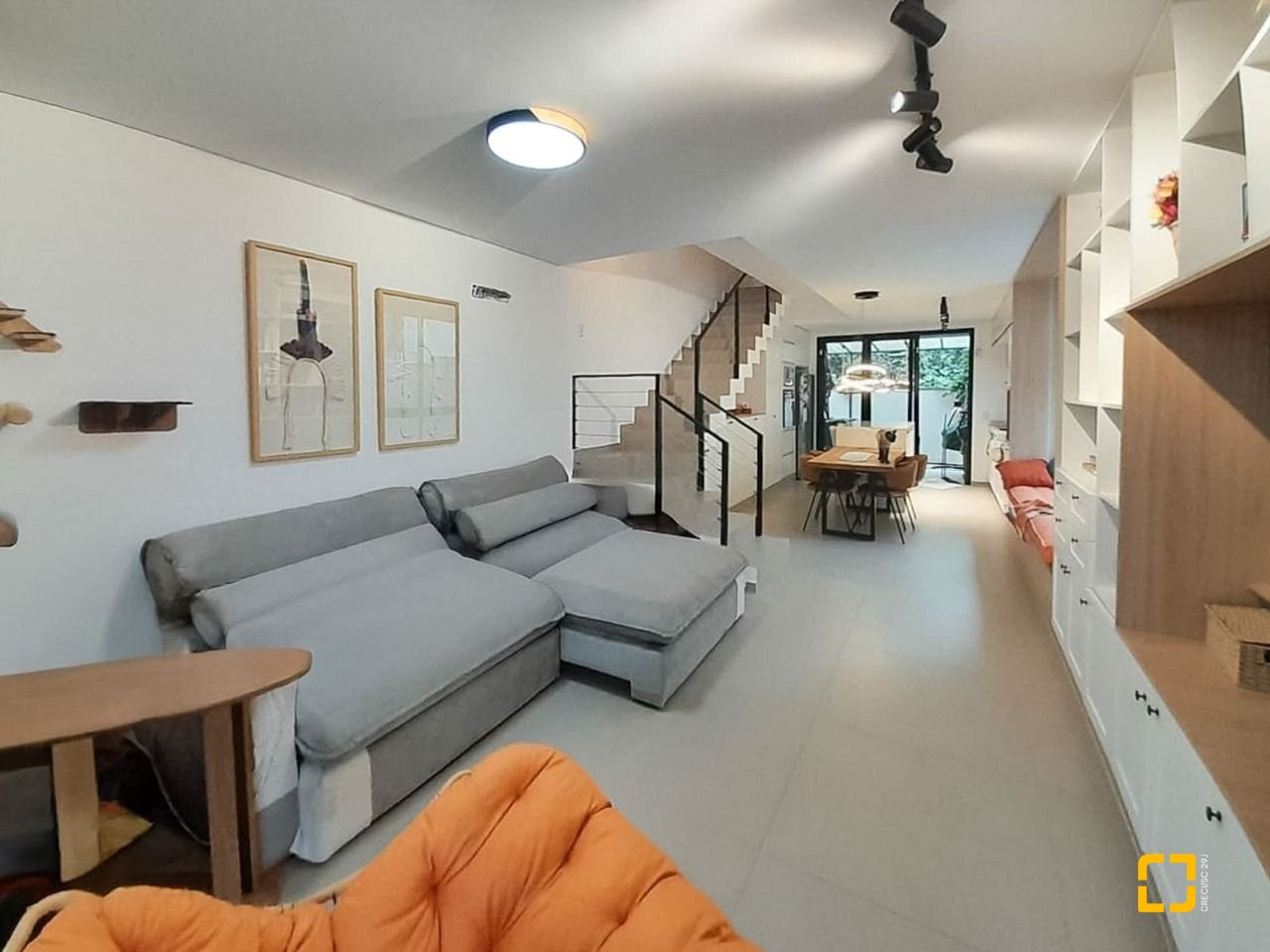 Casa com 123m², 4 quartos (sendo 1 suíte), 2 garagens, no bairro Campeche em Florianópolis