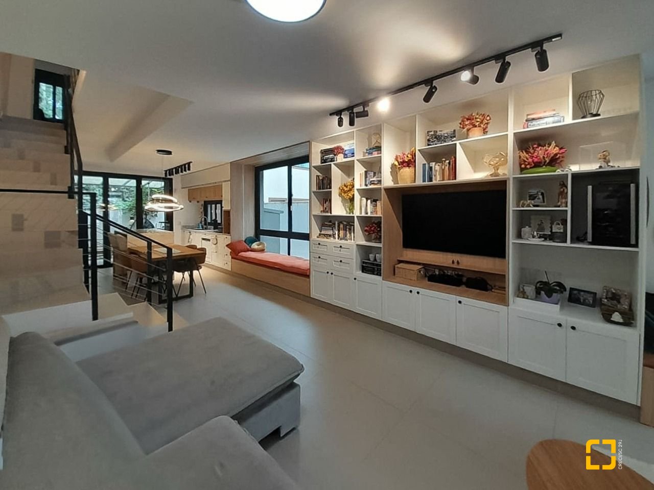 Casa com 123m², 4 quartos (sendo 1 suíte), 2 garagens, no bairro Campeche em Florianópolis