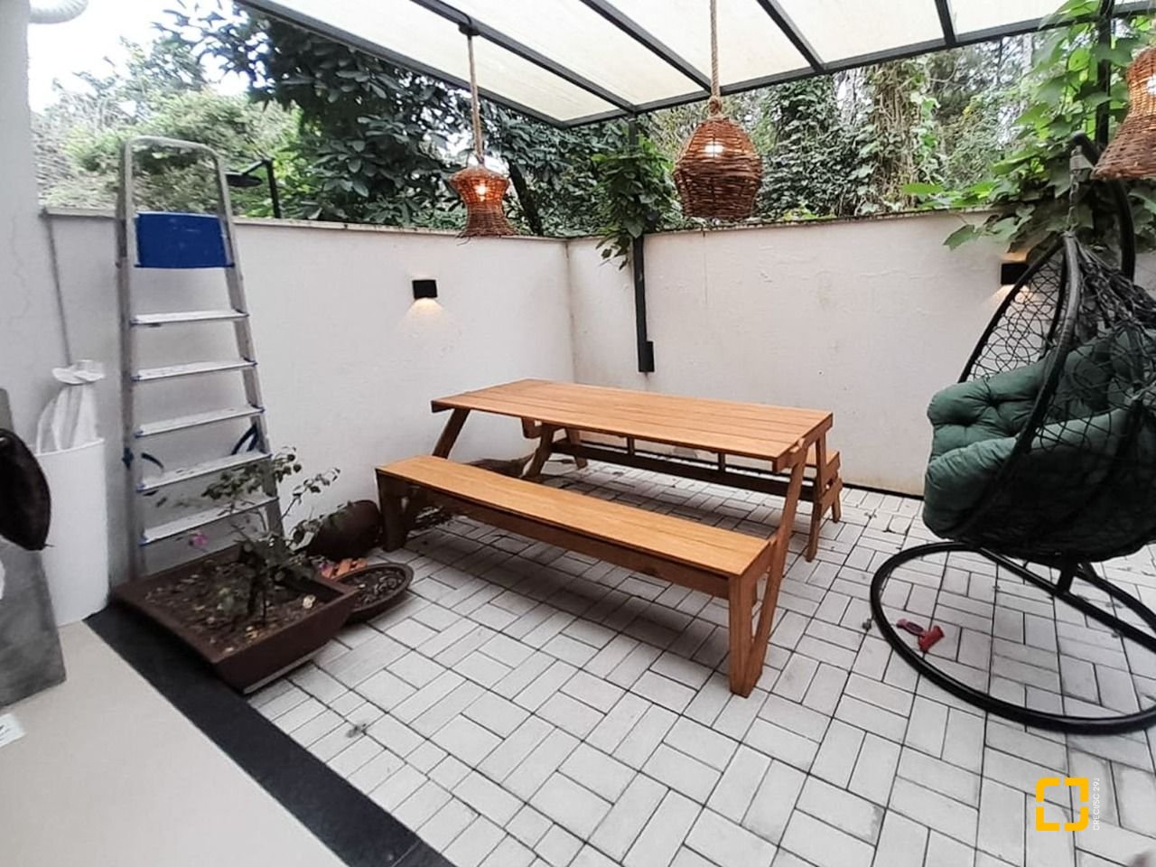 Casa com 123m², 4 quartos (sendo 1 suíte), 2 garagens, no bairro Campeche em Florianópolis