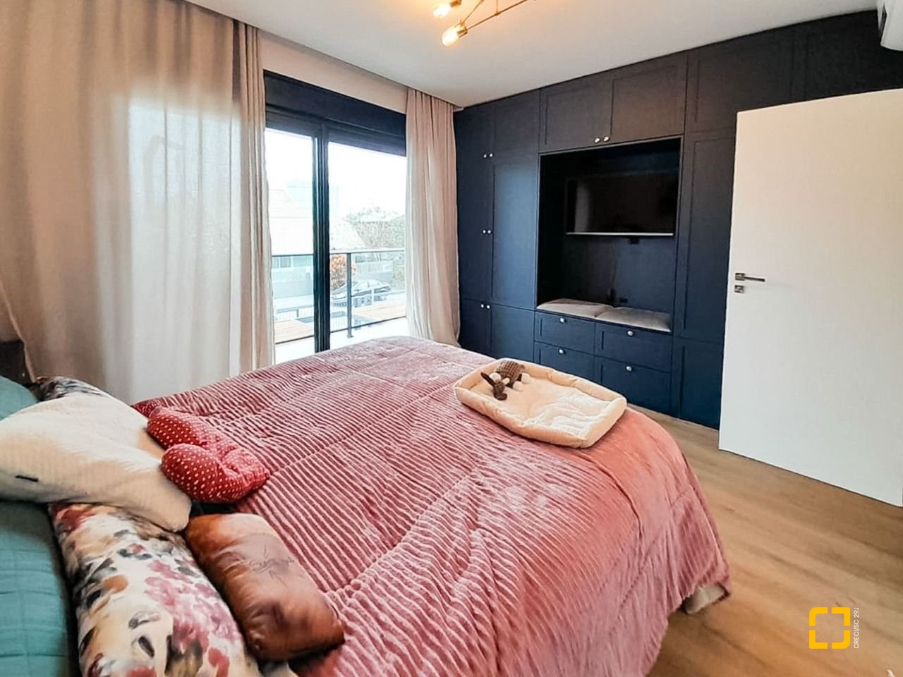 Casa com 123m², 4 quartos (sendo 1 suíte), 2 garagens, no bairro Campeche em Florianópolis