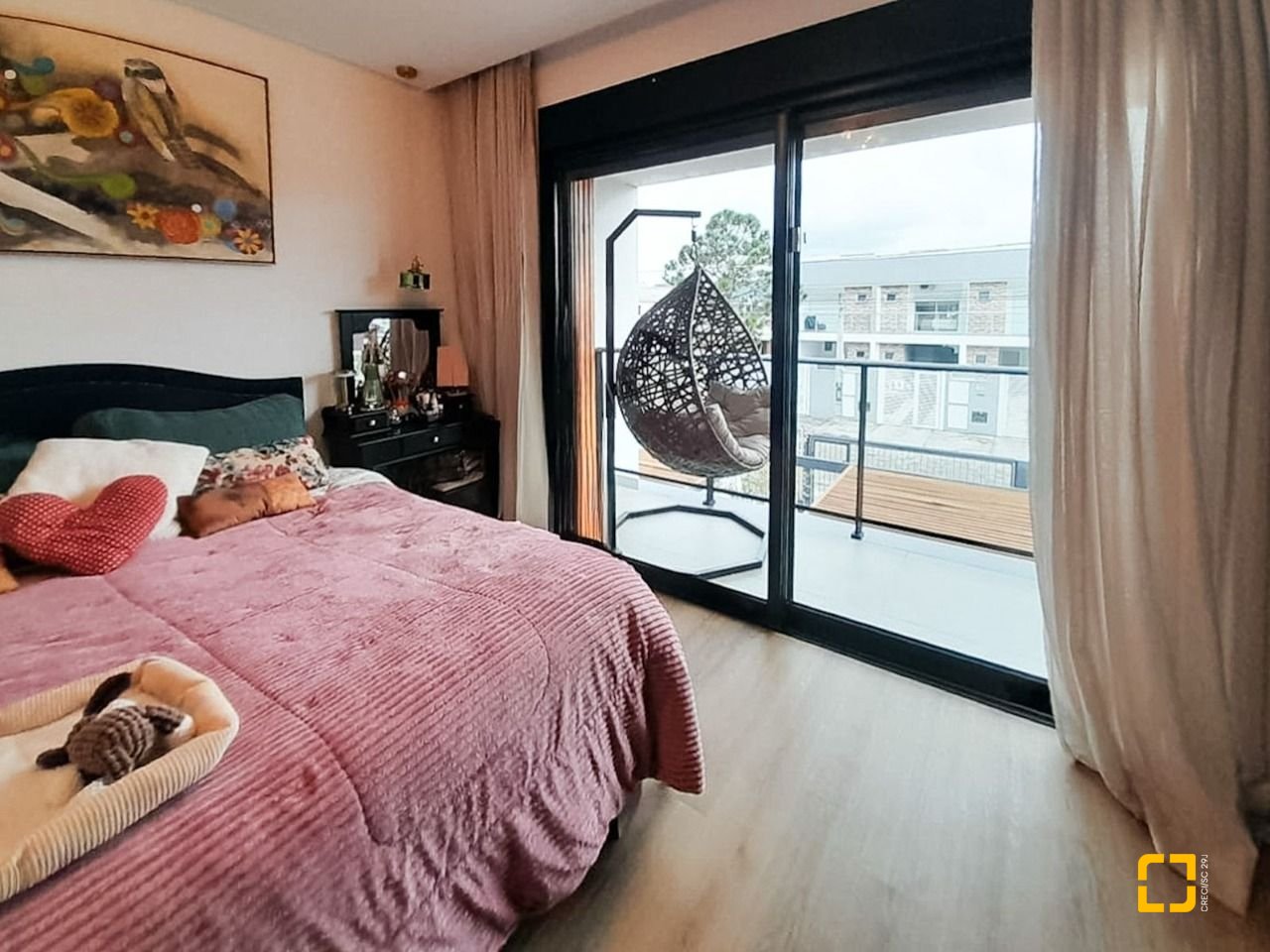 Casa com 123m², 4 quartos (sendo 1 suíte), 2 garagens, no bairro Campeche em Florianópolis