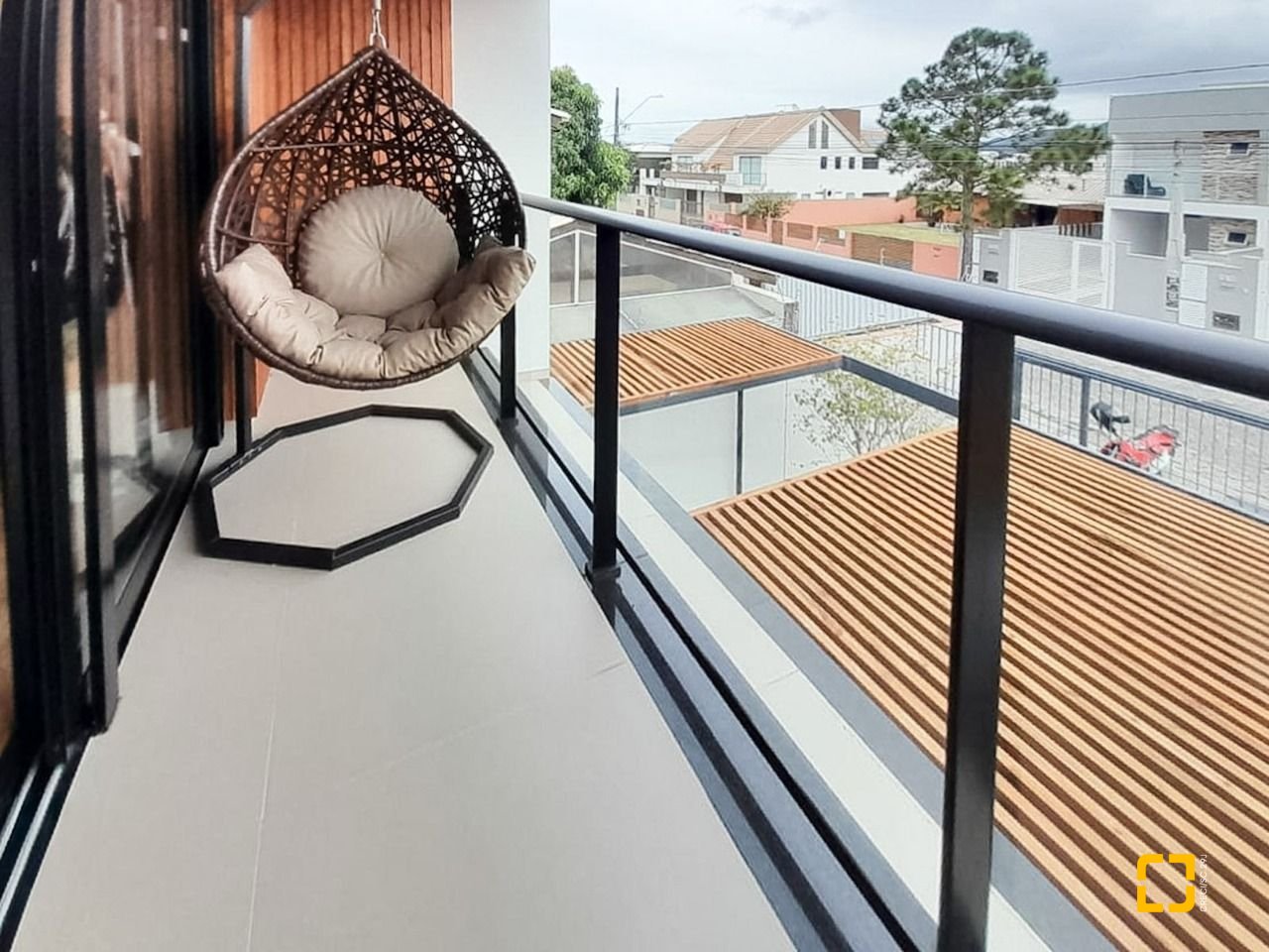 Casa com 123m², 4 quartos (sendo 1 suíte), 2 garagens, no bairro Campeche em Florianópolis