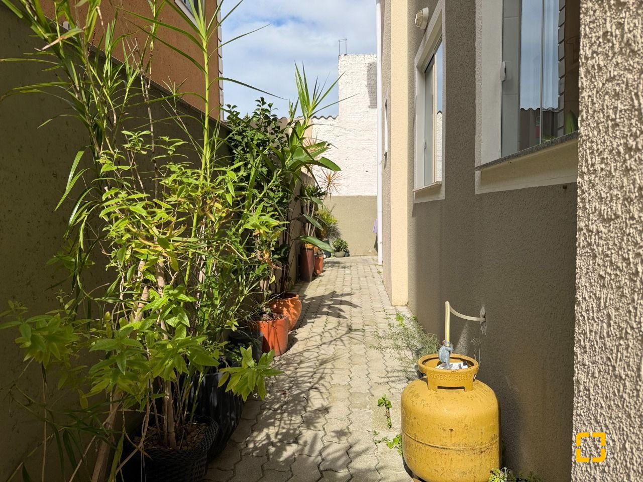 Apartamento com 61m², 3 quartos (sendo 1 suíte), 1 garagem, no bairro Ingleses em Florianópolis