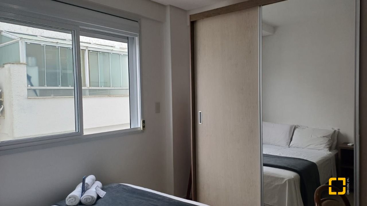Apartamento com 74m², 3 quartos (sendo 1 suíte), 2 garagens, no bairro Itacorubi em Florianópolis