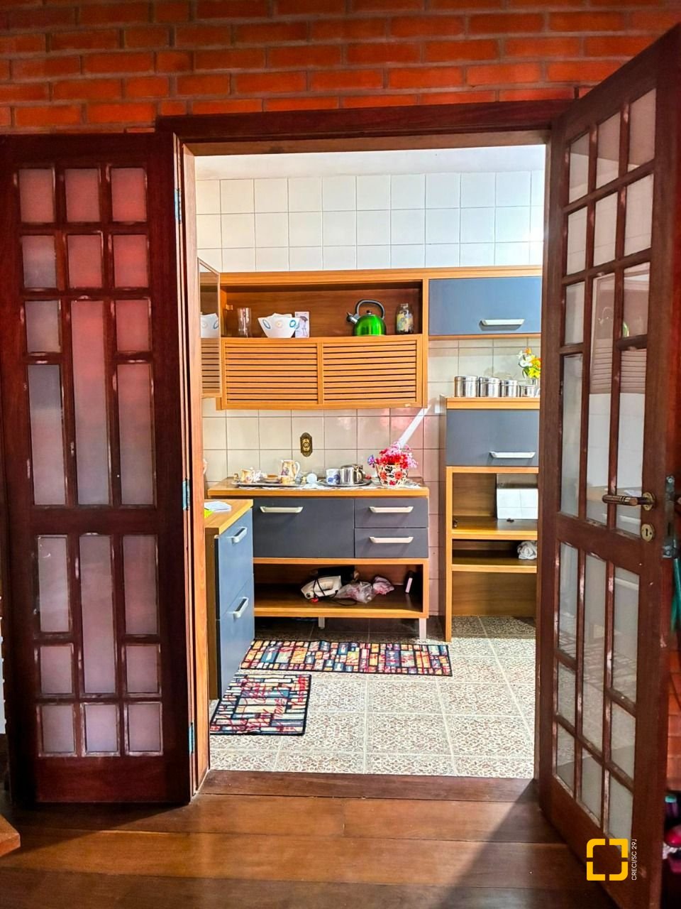 Casa com 250m², 3 quartos (sendo 1 suíte), 2 garagens, no bairro Cacupé em Florianópolis