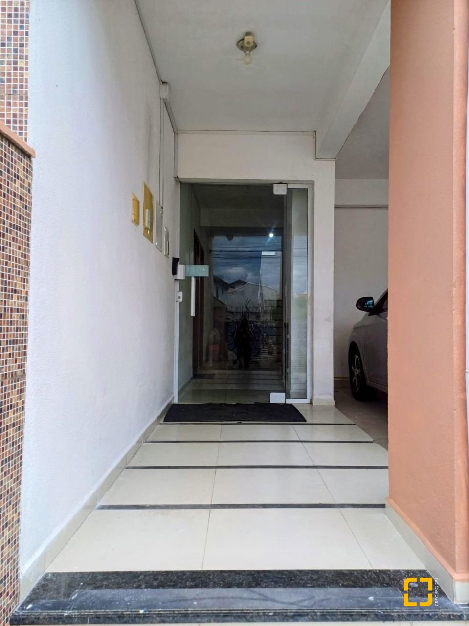 Apartamento com 120m², 4 quartos (sendo 1 suíte), 2 garagens, no bairro Ingleses do Rio Vermelho em Florianópolis