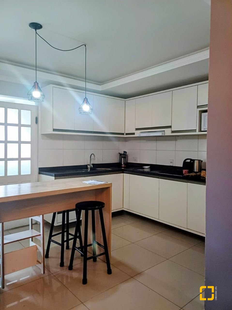 Apartamento com 120m², 4 quartos (sendo 1 suíte), 2 garagens, no bairro Ingleses do Rio Vermelho em Florianópolis