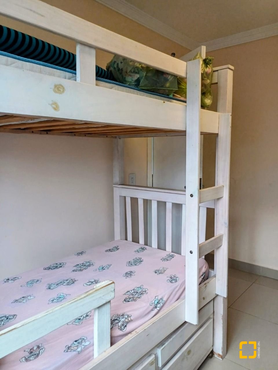 Apartamento com 120m², 4 quartos (sendo 1 suíte), 2 garagens, no bairro Ingleses do Rio Vermelho em Florianópolis