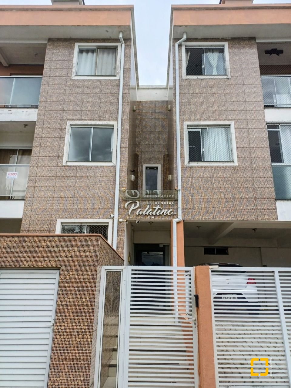 Apartamento com 120m², 4 quartos (sendo 1 suíte), 2 garagens, no bairro Ingleses do Rio Vermelho em Florianópolis