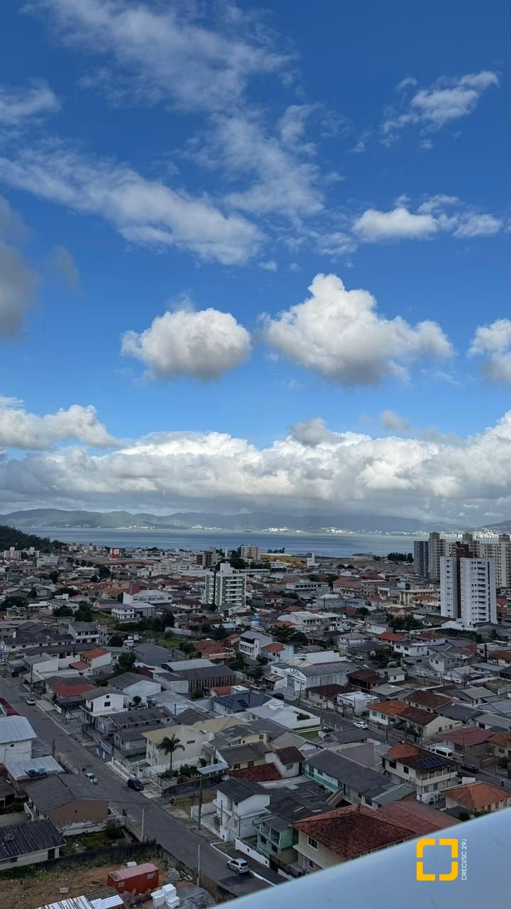 Apartamento com 56m², 2 quartos, 1 garagem, no bairro Areias em São José