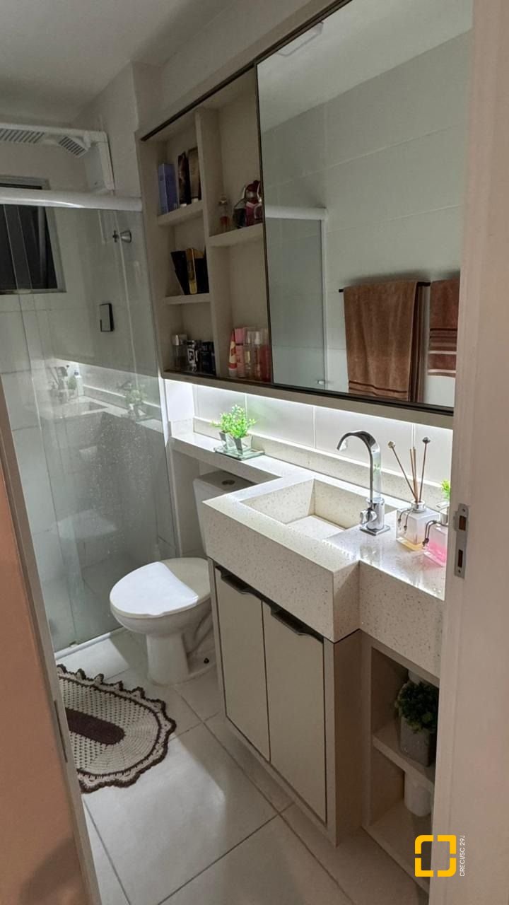 Apartamento com 56m², 2 quartos, 1 garagem, no bairro Areias em São José