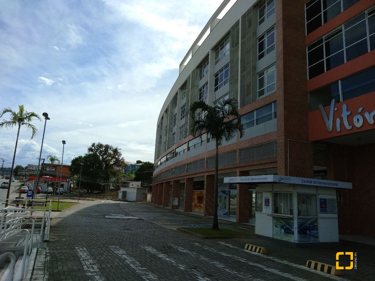 Apartamento com 79m², 3 quartos (sendo 1 suíte), 2 garagens, no bairro Forquilhinha em São José