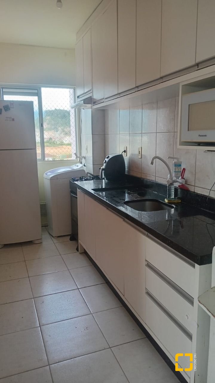 Apartamento com 44m², 2 quartos, 1 garagem, no bairro Aririu em Palhoça