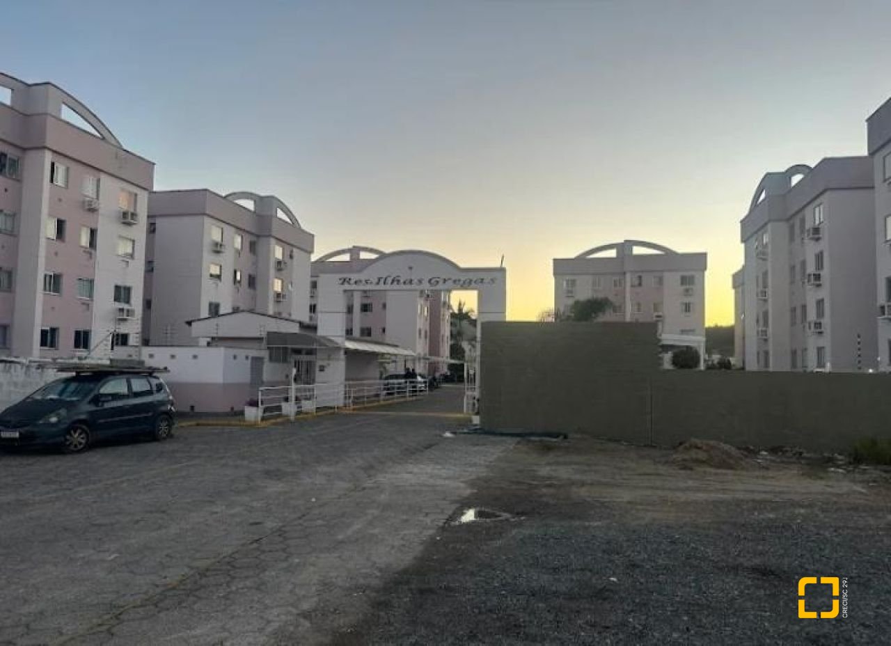 Apartamento com 44m², 2 quartos, 1 garagem, no bairro Aririu em Palhoça