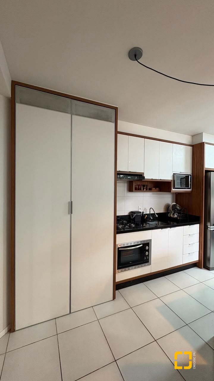Apartamento com 46m², 2 quartos, 1 garagem, no bairro Sertão do Maruim em São José