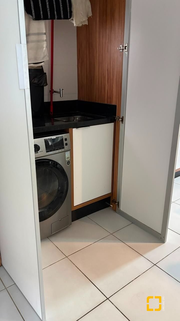 Apartamento com 46m², 2 quartos, 1 garagem, no bairro Sertão do Maruim em São José