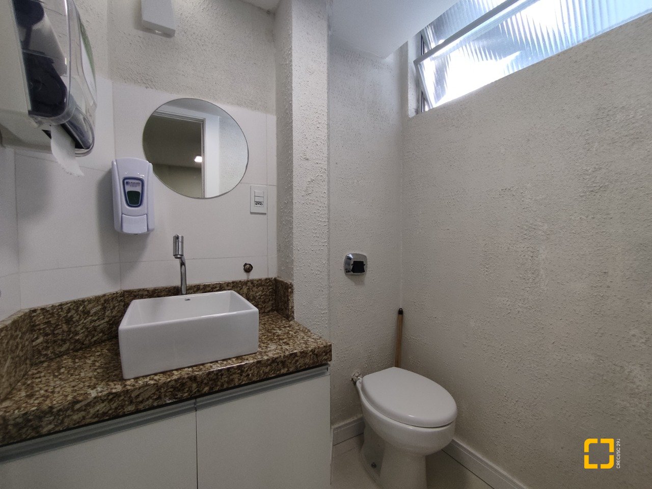 Sala com 64m², no bairro Centro em Florianópolis