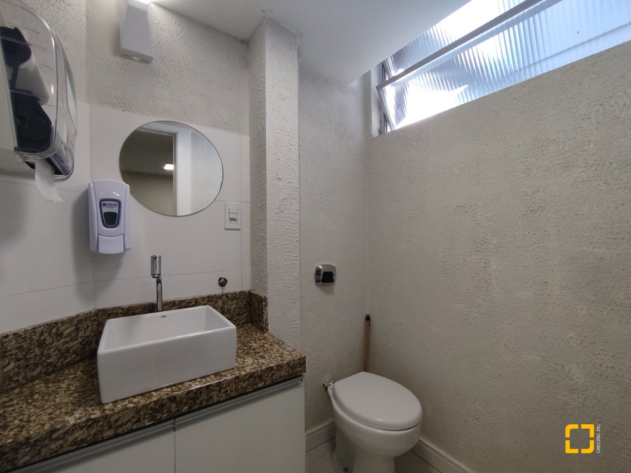 Sala com 64m², no bairro Centro em Florianópolis