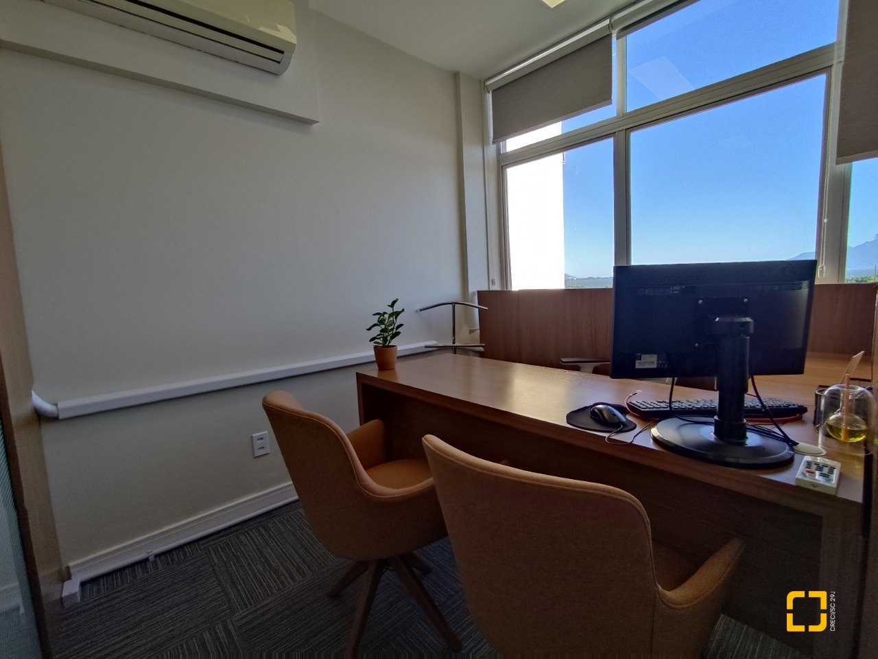 Sala com 64m², no bairro Centro em Florianópolis