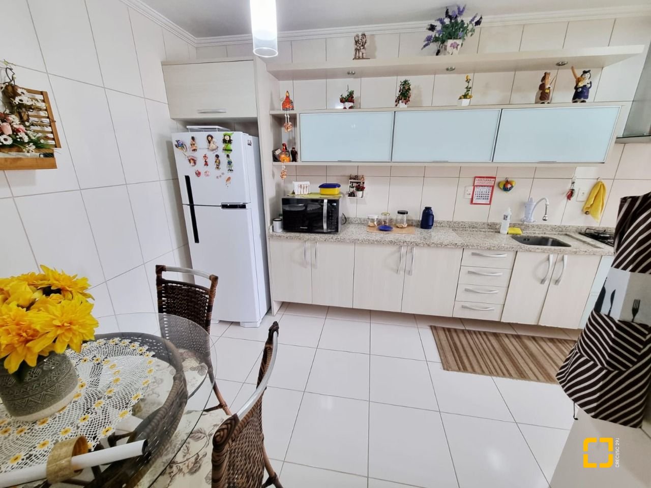 Apartamento com 74m², 2 quartos, 1 garagem, no bairro Balneário em Florianópolis