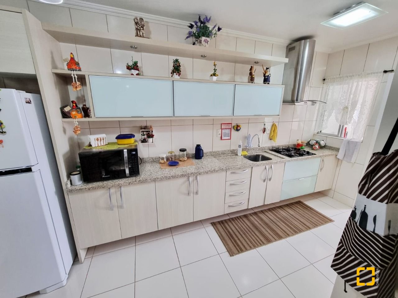 Apartamento com 74m², 2 quartos, 1 garagem, no bairro Balneário em Florianópolis