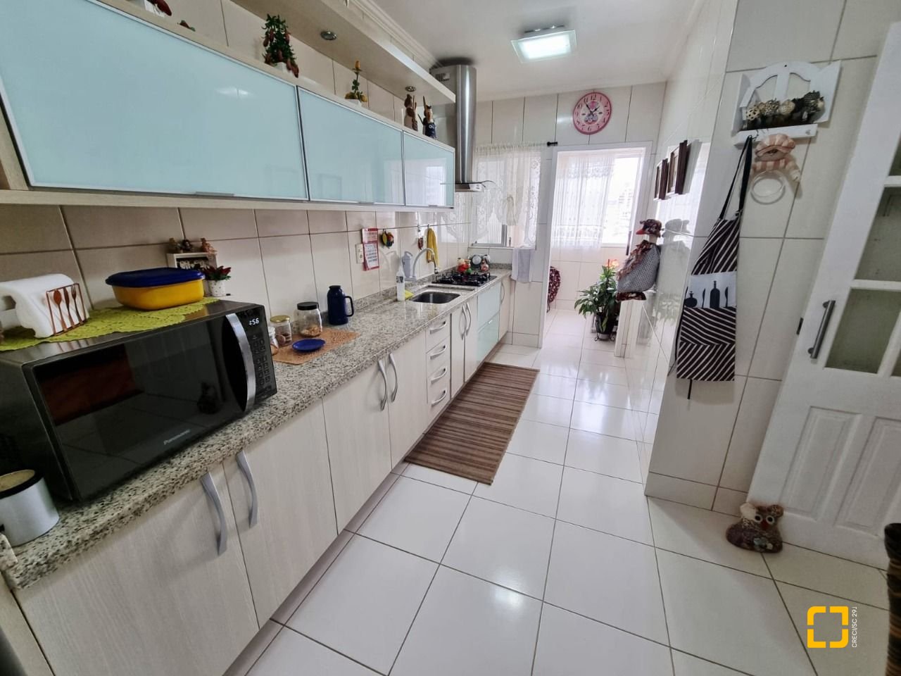 Apartamento com 74m², 2 quartos, 1 garagem, no bairro Balneário em Florianópolis