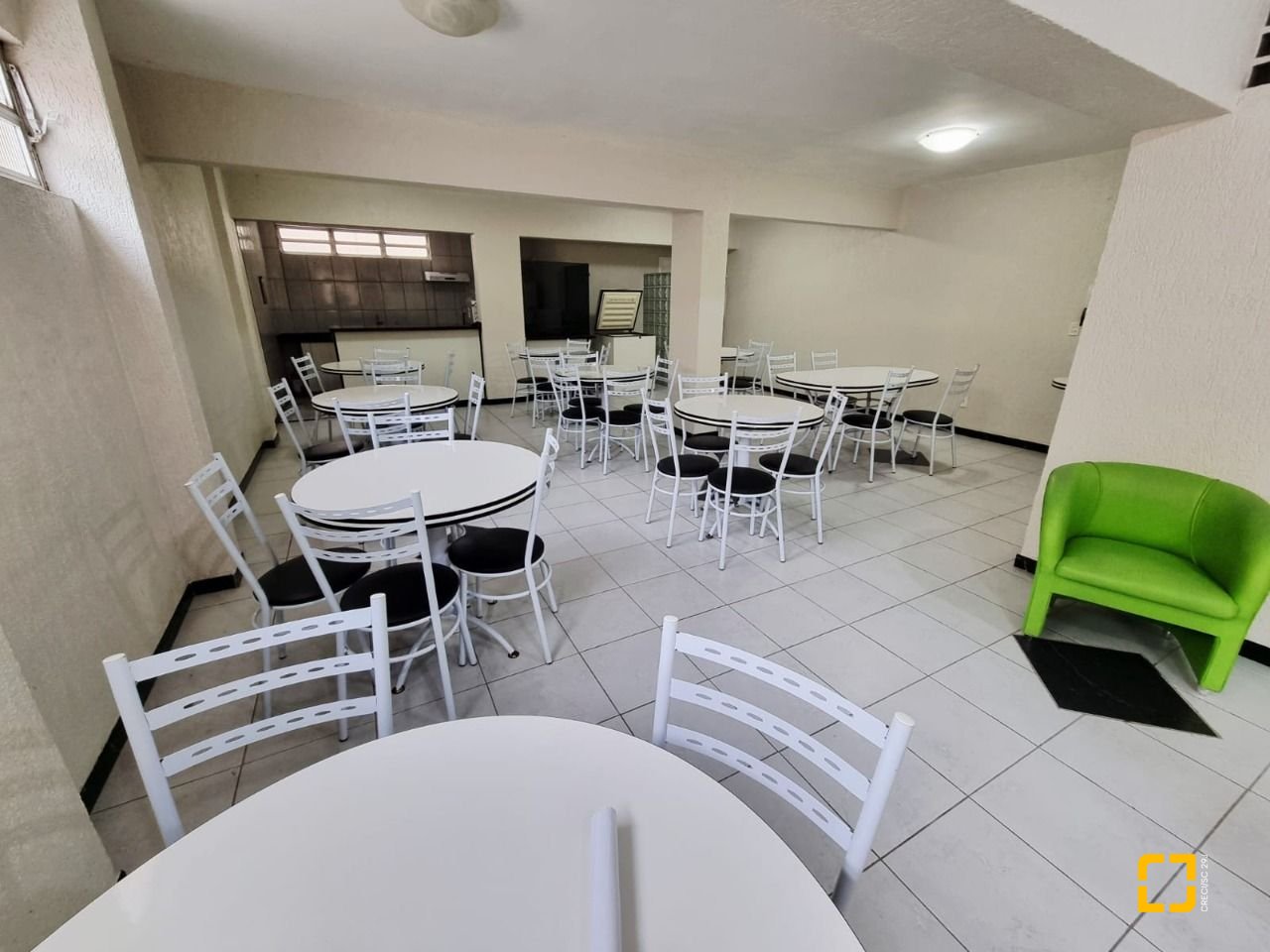 Apartamento com 74m², 2 quartos, 1 garagem, no bairro Balneário em Florianópolis