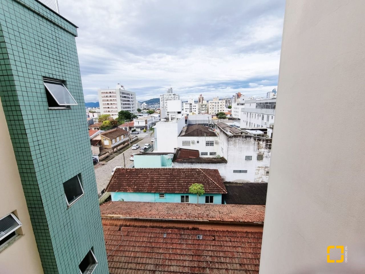 Apartamento com 74m², 2 quartos, 1 garagem, no bairro Balneário em Florianópolis