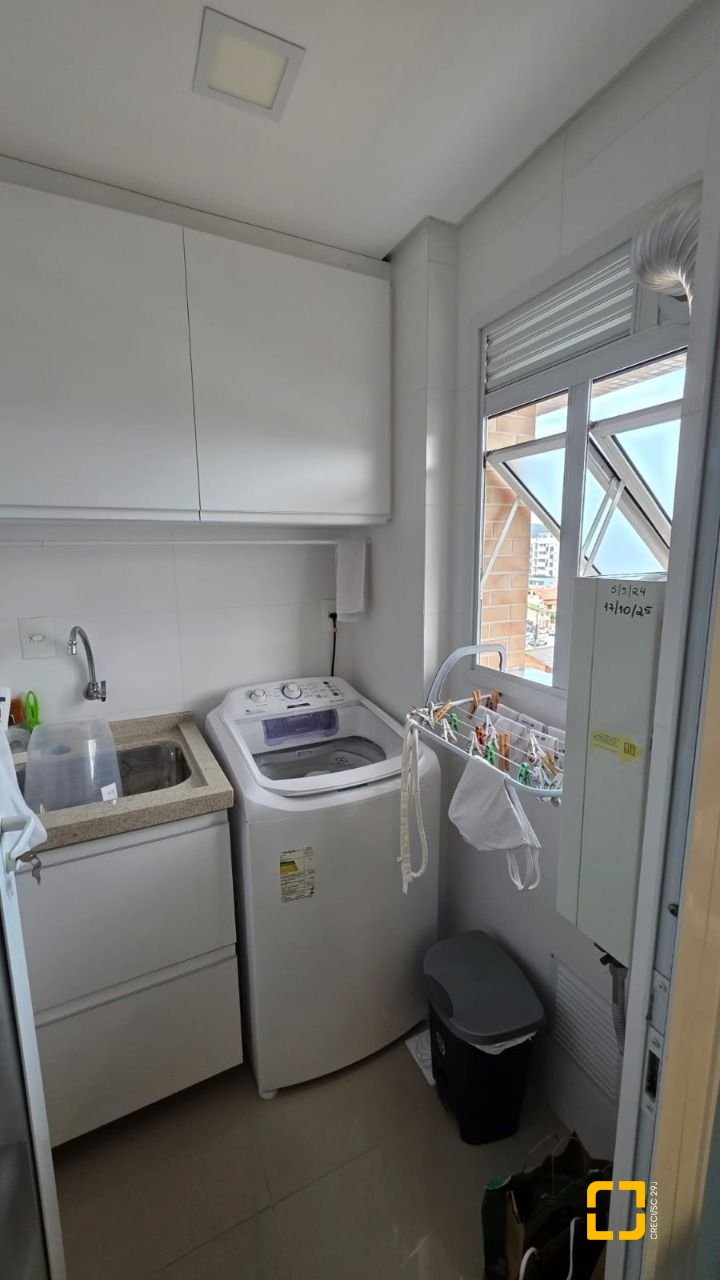 Apartamento com 79m², 3 quartos (sendo 1 suíte), 2 garagens, no bairro Itacorubi em Florianópolis
