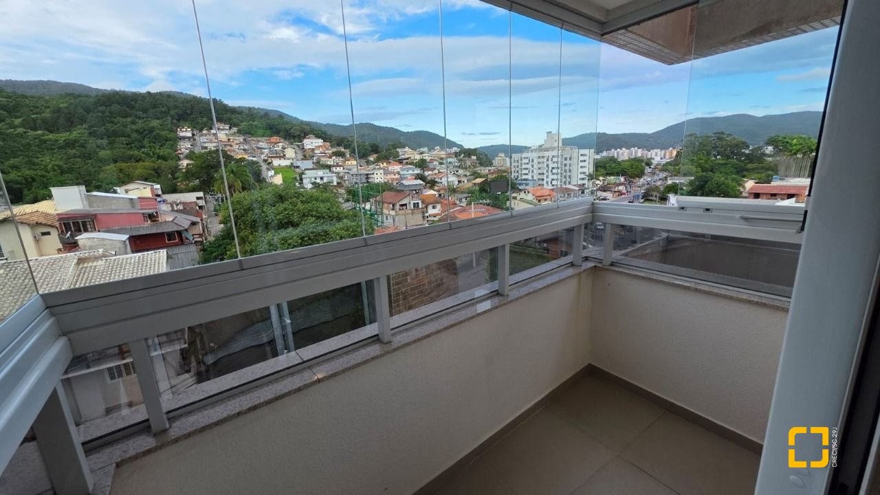 Apartamento com 79m², 3 quartos (sendo 1 suíte), 2 garagens, no bairro Itacorubi em Florianópolis