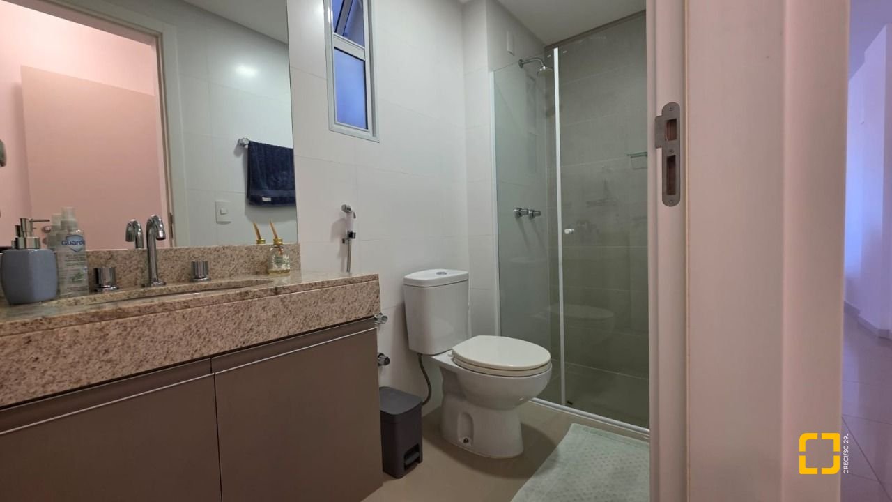 Apartamento com 79m², 3 quartos (sendo 1 suíte), 2 garagens, no bairro Itacorubi em Florianópolis