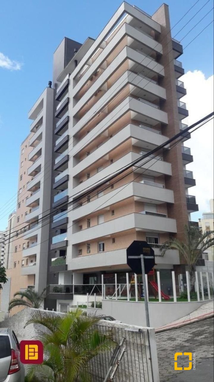 Apartamento com 79m², 3 quartos (sendo 1 suíte), 2 garagens, no bairro Itacorubi em Florianópolis