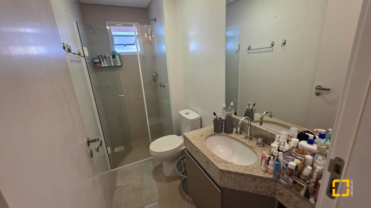 Apartamento com 79m², 3 quartos (sendo 1 suíte), 2 garagens, no bairro Itacorubi em Florianópolis
