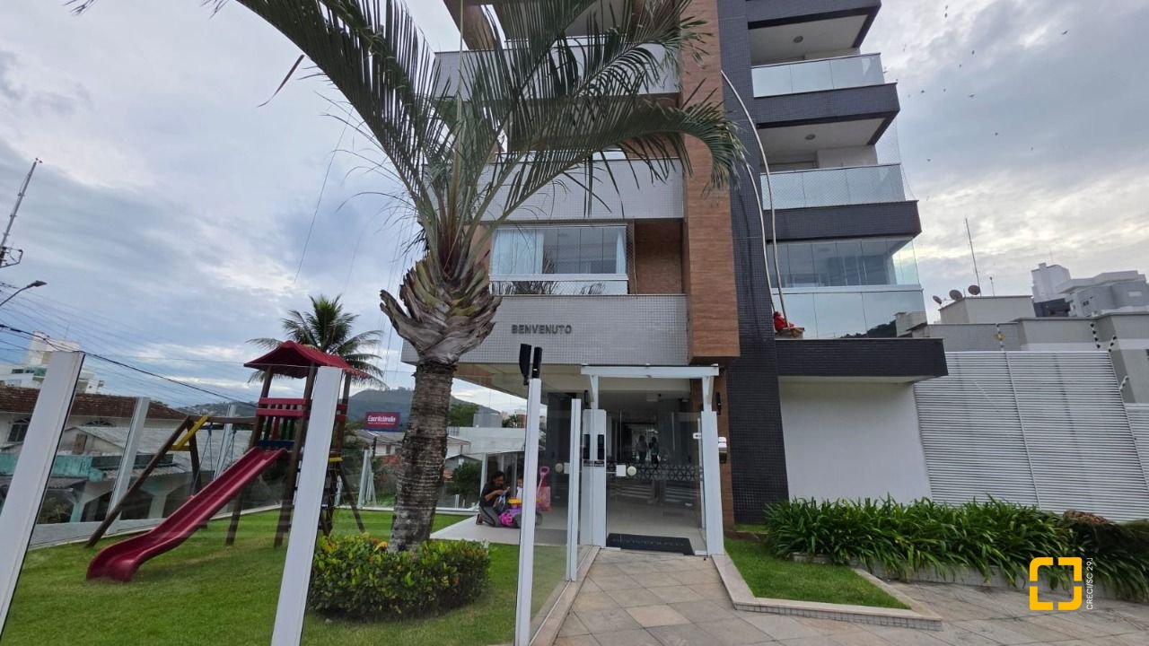 Apartamento com 79m², 3 quartos (sendo 1 suíte), 2 garagens, no bairro Itacorubi em Florianópolis