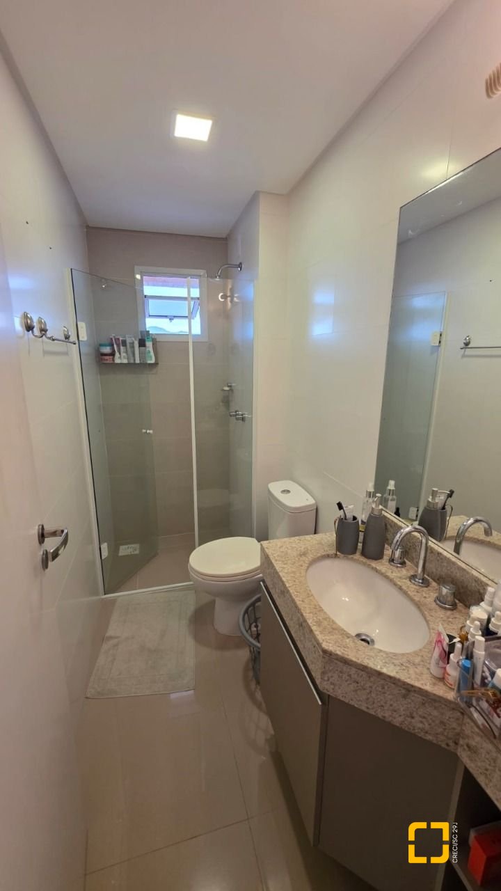Apartamento com 79m², 3 quartos (sendo 1 suíte), 2 garagens, no bairro Itacorubi em Florianópolis