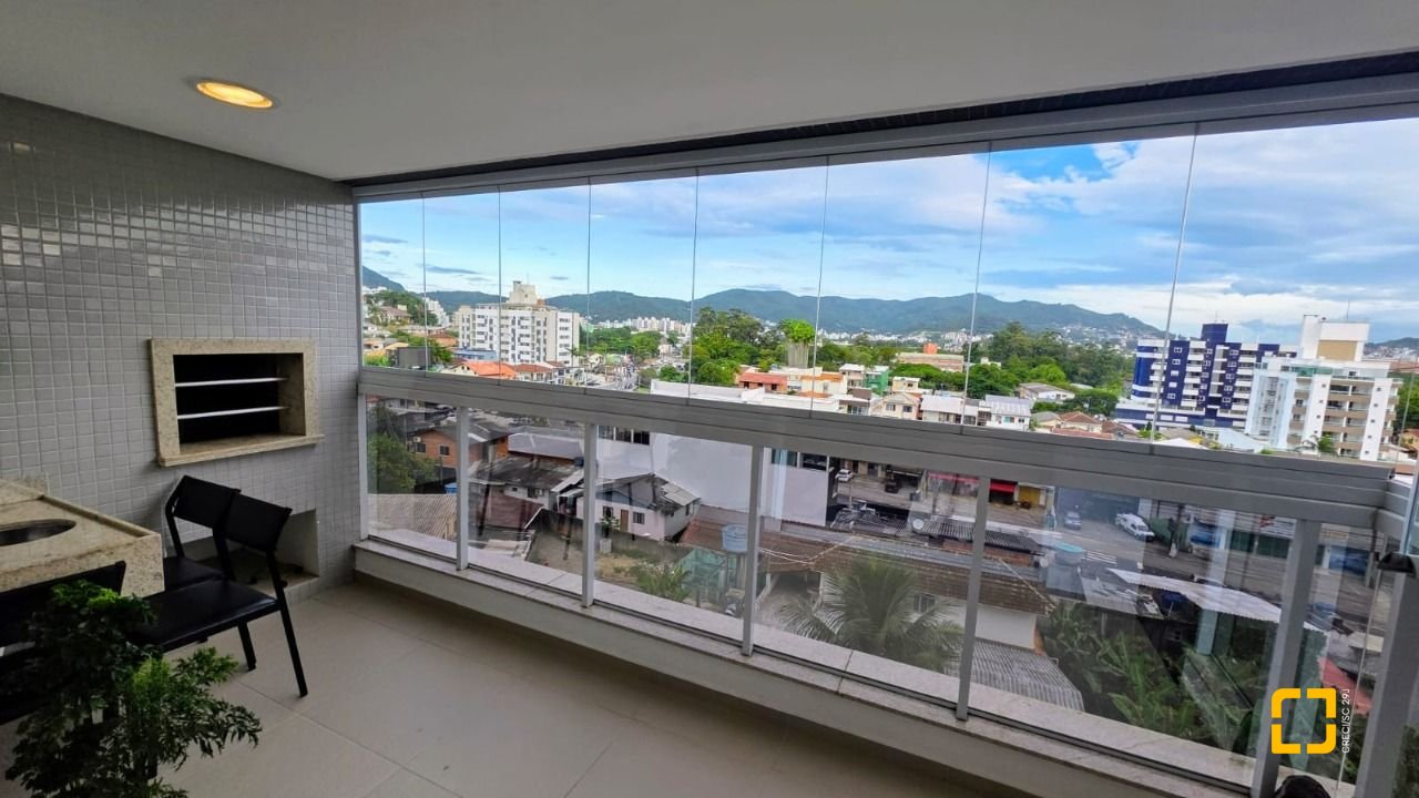 Apartamento com 79m², 3 quartos (sendo 1 suíte), 2 garagens, no bairro Itacorubi em Florianópolis