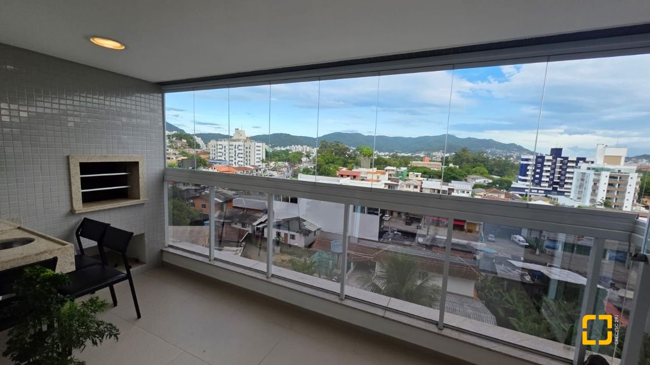 Apartamento com 79m², 3 quartos (sendo 1 suíte), 2 garagens, no bairro Itacorubi em Florianópolis