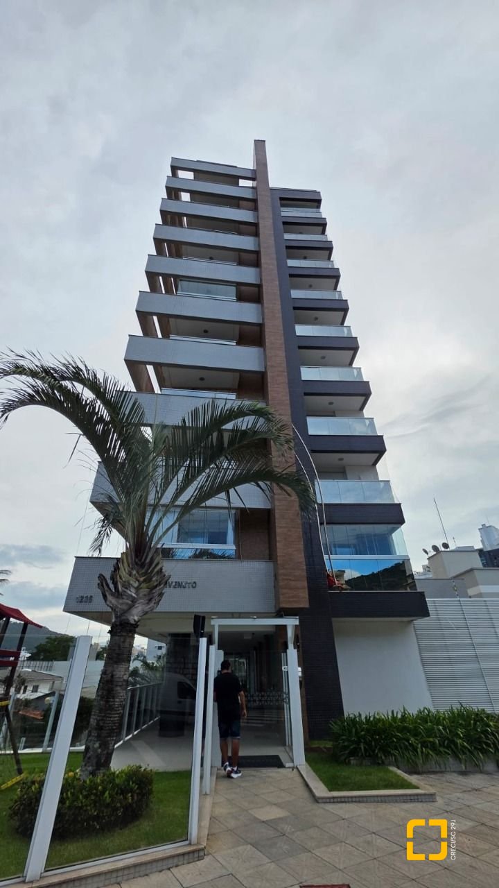 Apartamento com 79m², 3 quartos (sendo 1 suíte), 2 garagens, no bairro Itacorubi em Florianópolis