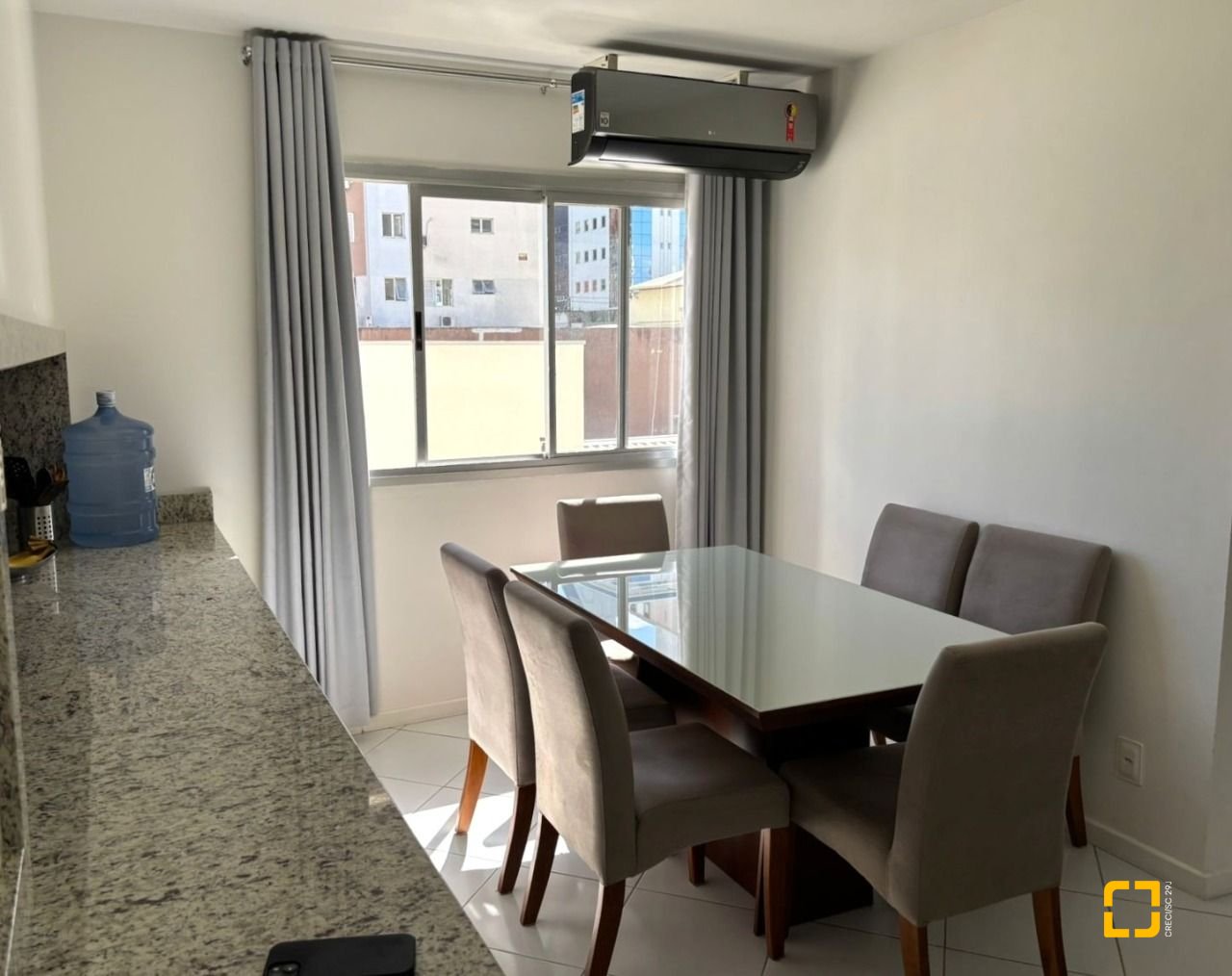 Apartamento com 86m², 2 quartos, 1 garagem, no bairro Centro em Florianópolis