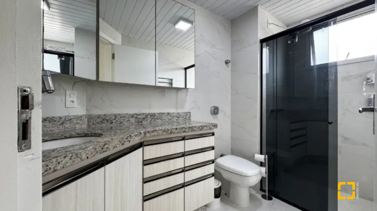 Apartamento com 86m², 2 quartos, 1 garagem, no bairro Centro em Florianópolis