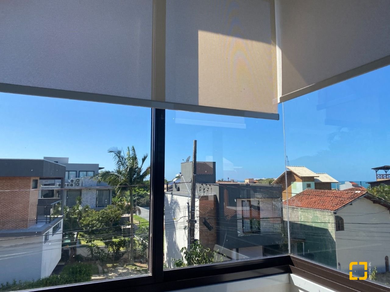 Casa com 157m², 2 quartos (sendo 2 suítes), 4 garagens, no bairro Campeche Norte em Florianópolis