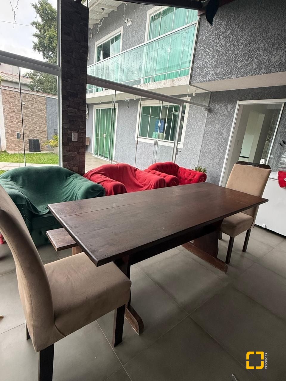 Casa com 126m², 3 quartos (sendo 1 suíte), 3 garagens, no bairro Rio Vermelho em Florianópolis